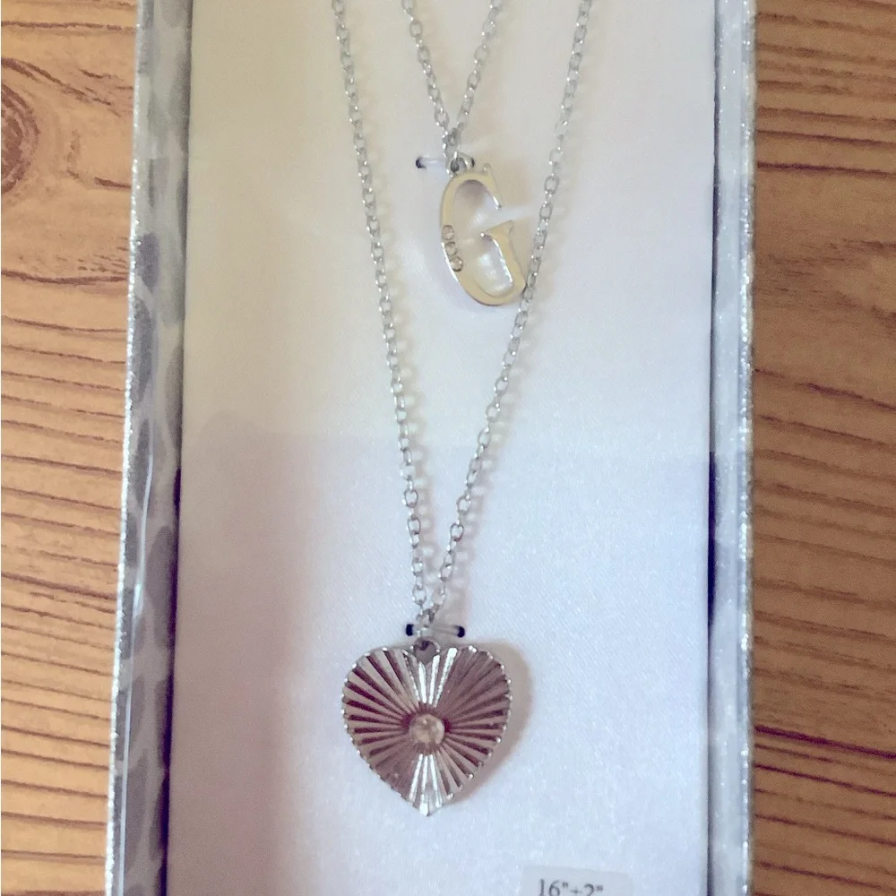 New in Box Guess Necklace & Earrings - Picture 2 of 3